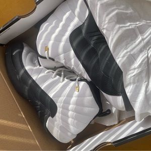 Taxi 12s - Black/White